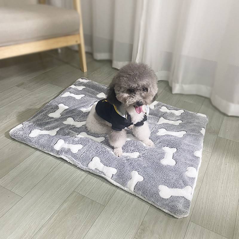マルチモデルペットフランネル冬用寝具マット、ケネルマット、ブ - Calming Dog Bed のレビューと価格